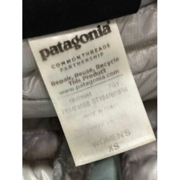 Patagonia Women's XS Lightweight Down Insulated Vest Gray Silver Full Zip Puffer - Picture 8 of 13